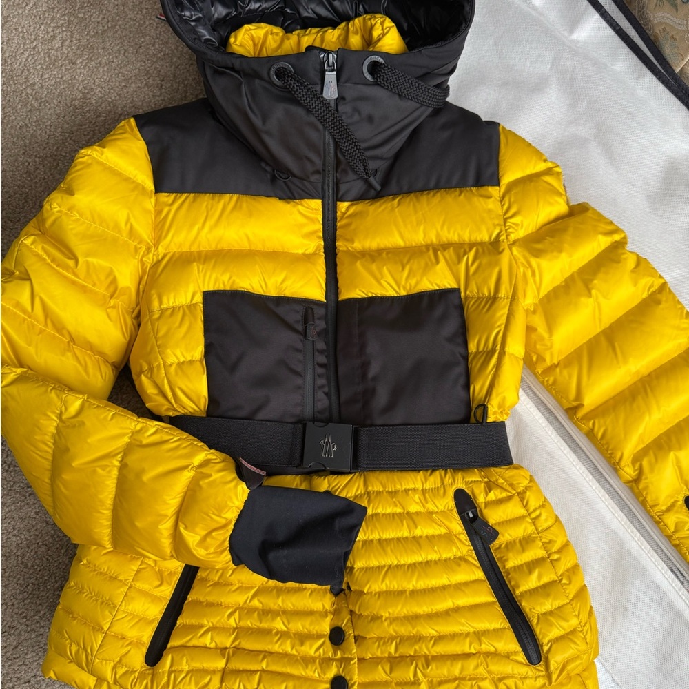 Moncler Yellow and Black Puffer Jacket with Hood and Quilted Design